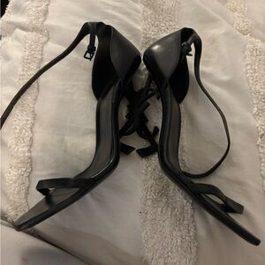 Yves Saint Laurent Black Heels